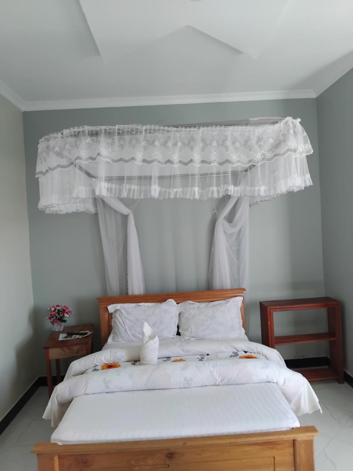 Sweetland View Hotel Lushoto Bagian luar foto